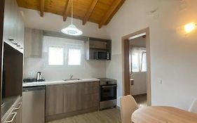 Theo Apartment